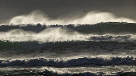 Une houle « cyclonique » avec des vagues de 5 mètres attendues sur la façade atlantique