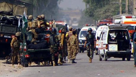 Pakistan'da askeri okul otobüsü vuruldu: 4 çocuk öldü, 30'u yaralandı