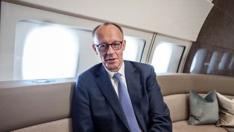 Kanzler-Interview im Flieger - Klare Ansagen an Trump