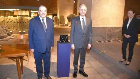 Türkiye'den kültür varlığı iadesi: Moche kolyesi Peru'ya döndü