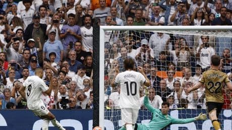 El audio del VAR del penalti que lanzó Mbappé: "Hay un gesto de un manotazo ¿vale?, que es lo que yo me he perdido"
