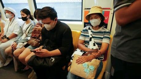 Covid, nuova variante LP.8.1 dilaga in Asia. Bassetti: «Immunità in calo perché passato tempo dai vaccini». Cosa sappiamo