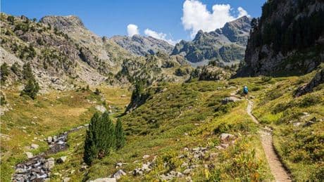 Randonnée dans le massif de Belledonne : 4 sommets déserts pour un bivouac inoubliable