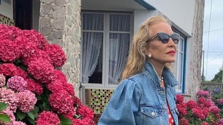 El pintoresco pueblo de Asturias con solo 400 habitantes donde siempre veranea Carmen Lomana: “Mis primeros amores los viví aquí”
