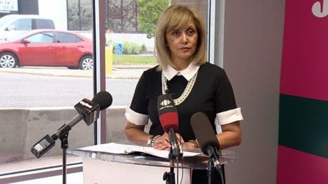 Calgary mayoral hopefuls pitch promises as campaign heats up