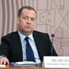 Russische oud-president Medvedev dreigt met directe oorlog tegen VS na ultimatum Trump