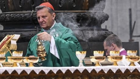 Mario Grech, l’inchiesta sul cardinale scuote il Conclave
