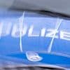 Auto prallte gegen zwei Bäume: Zwei junge Männer sterben nach Unfall in Brandenburg