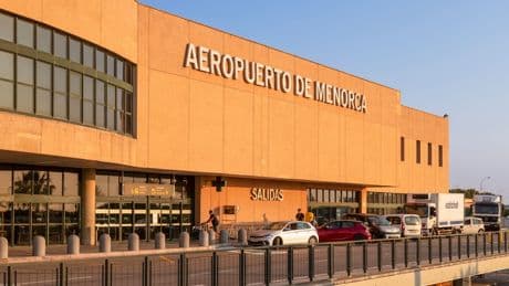British teenager boards flight to Italy without a ticket after losing parents in airport