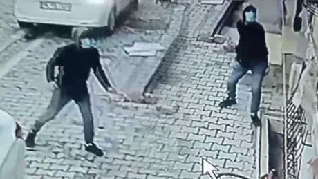 Esenyurt'ta boşanmak isteyen eşinin ailesine kezzapla saldırdı! Genç kadından yardım çığlığı: Evde olsaydım yüzümü yakacaktı