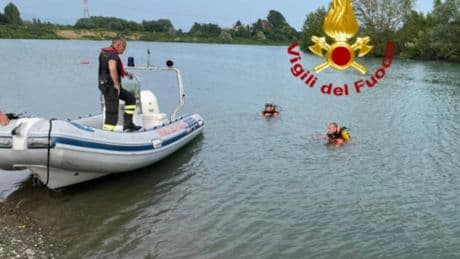 Bambino di 10 anni morto mentre fa il bagno nel lago di Bilancino: recuperato il corpo senza vita