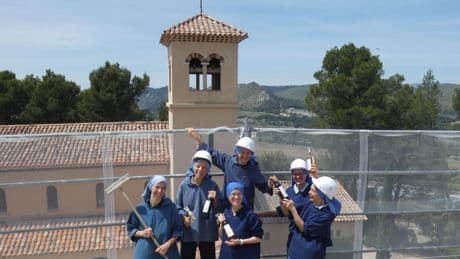 Vendre 6000 bouteilles de vin pour sauver leur abbaye : ces religieuses en passe de réussir leur défi