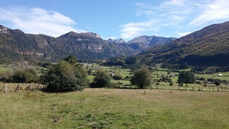 Una joya escondida en el Pirineo navarro: rutas de senderismo, hayedos de colores y bonitas cascadas
