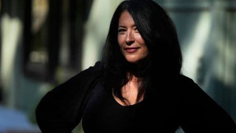 Former poet laureate Ada Limón says artists must band together during 'dangerous times'