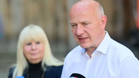 Viele Demos: Wegner freut sich über friedlichen 1. Mai