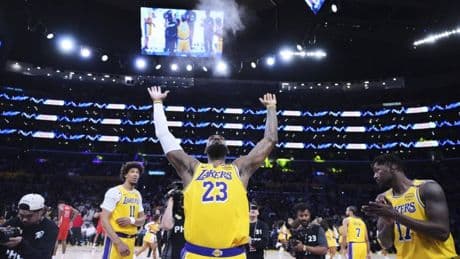 LeBron desvela su dieta milagrosa y desmiente que se gaste un millón al año en cuidar su cuerpo: "No sé de dónde salió esa mierda"