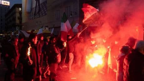 A Milano torna il "patentino antifascista" per manifestare. La Russa: "Roba da soviet"