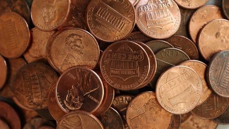 Texas: huit millions de pièces de dix cents déversées sur une route après un accident de camion