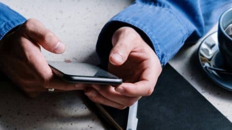 Bacheca condominiale su WhatsApp: quando è utile e cosa dice la legge