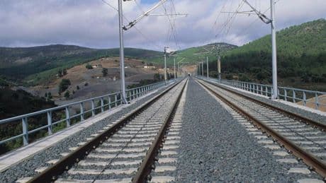 Adif corta la circulación en tren entre Vilamartín de Valdeorras (Ourense) y Montefurado (Lugo)