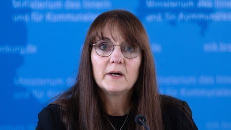 Nach Zoff um Verfassungsschutzchef - Brandenburger Innenministerin tritt zurück