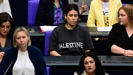 Linken-Politikerin Köktürk wehrt sich gegen Rauswurf durch Klöckner