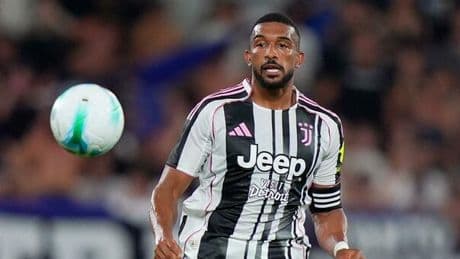 Serie A, come giocano le squadre? Si riparte dalla difesa a tre (con due trequartisti dietro la punta)