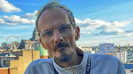 « Victimisé pour les vues » : la mort de Jean Pormanove suscite l’émotion dans le monde