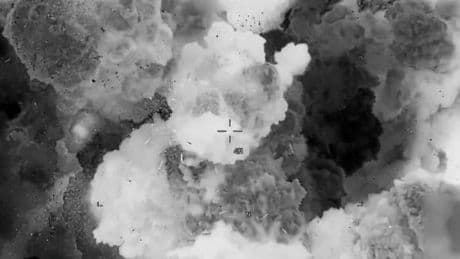 Au Yémen, les Etats-Unis revendiquent la destruction d’un port pétrolier contrôlé par les rebelles houthistes ; trente-huit morts et plus de cent blessés
