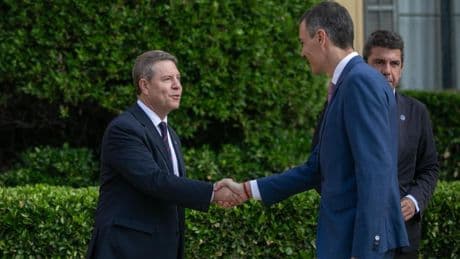 Page revienta la Conferencia a Sánchez: denuncia su "obsceno" pacto con Junts y el presidente no logra hacerle callar