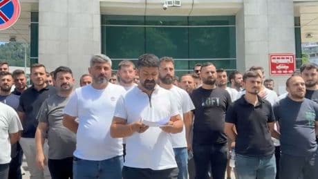 Tır sürücülerinden Sarp Sınır Kapısı'nda Gürcistan'a tepki