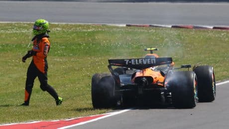 Lando Norris trekt het boetekleed aan: ’Riskeerde voor zowel mezelf als Oscar een ’dnf’’