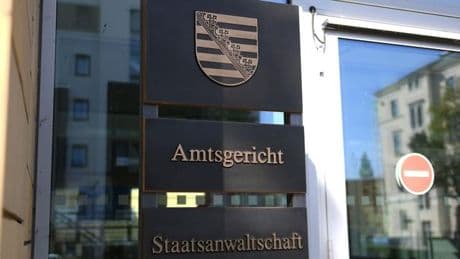 Angriff: Frau vor Bus gestoßen - Fall aus Chemnitz kommt vor Gericht
