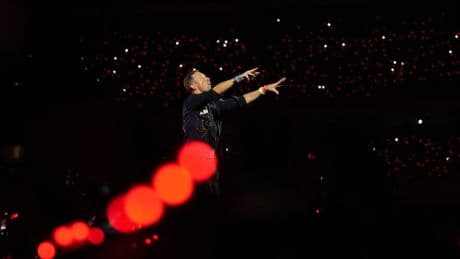 HR exec resigns after Coldplay ‘kiss cam’ video with Astronomer CEO