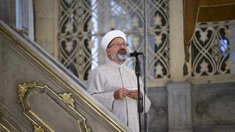Diyanet İşleri Başkanı Erbaş, Eyüpsultan Camisi'nde hutbe irat etti