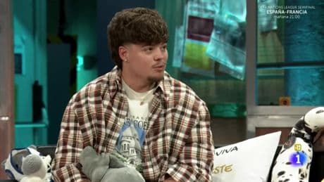 Saiko reaparece en &#039;La Revuelta&#039; con Broncano tras su retiro temporal: &quot;Me siento más Miguel&quot;