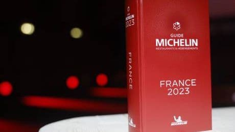 L'ultima sparata woke: la guida Michelin "è razzista"