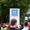 Wirtschaftskrise: Tausende Menschen protestieren gegen Job-Abbau bei ZF