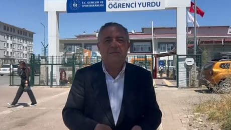KYK'de kötü koşulları protesto eden öğrencilere: "Babanızın evinde klima mı vardı?"