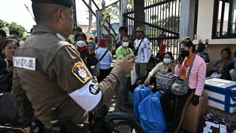 Asie : tensions à la frontière entre la Thaïlande et le Cambodge, des travailleurs et touristes bloqués