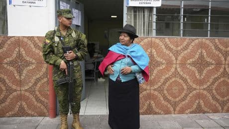 Quito vota bajo estado de excepción: "Tengo mucho miedo a que Ecuador se convierta en un país autoritario"