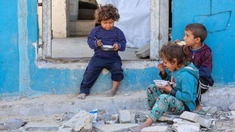 En direct, guerre à Gaza : un responsable de l’accès humanitaire dénonce « l’effondrement orchestré de l’ordre civil » dans l’enclave