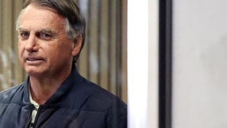 Au Brésil, Jair Bolsonaro échappe pour l’heure à la prison, mais est rappelé à l’ordre sur son interdiction de s’exprimer sur les réseaux sociaux