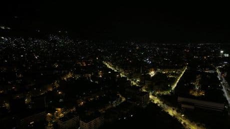 İsrail, Suriye'yi vurdu: Askeri üs ve hava savunma sistemleri hedef alındı
