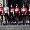 Arensman ziet verzorger van zijn ploeg Tour verlaten wegens mogelijke betrokkenheid bij dopingzaak