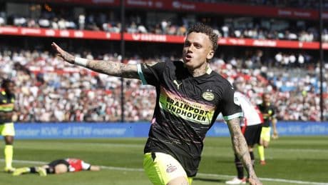 PSV klopt Feyenoord in blessuretijd, Ajax vandaag geen kampioen
