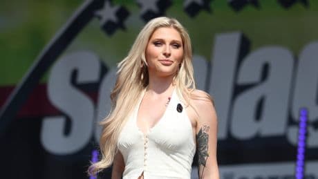 Schlagerstar Marie Reim erntet bei Konzert Buhrufe
