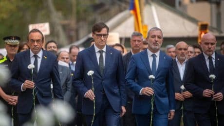 Emotivo homenaje a las víctimas de los atentados de Barcelona y Cambrils