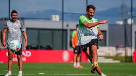 Stuani vuelve a entrenar y Álex Moreno se estrena antes del posible debut