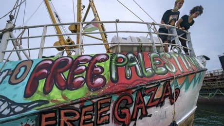 Exteriores se moviliza para ofrecer protección a los dos españoles a bordo del 'Handala', el barco interceptado por Israel
